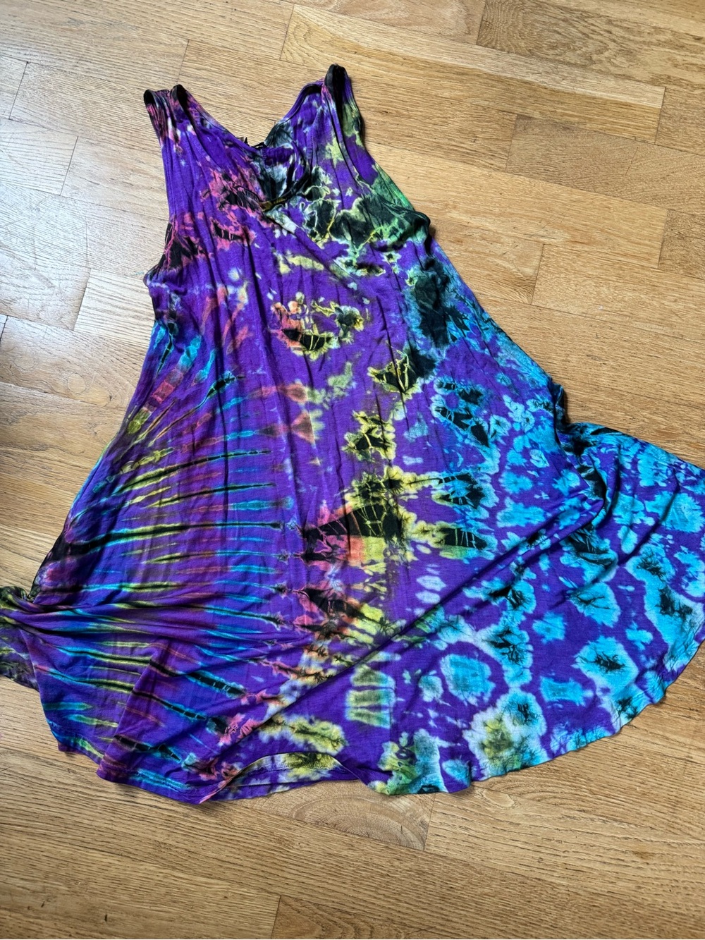 Sleeveless tie-dyed tank dress - Picture 2 of 10